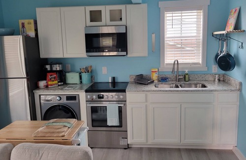 Kernersville Apartment | Coastal Themed studio with lots of amenities in peaceful Kernersville.