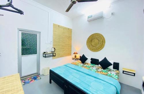 Manmunai North House | Coastal villa