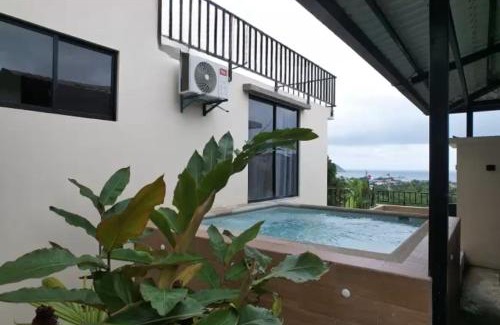Puerto Lopez Apartment | Coastal Villa Retreat with Private Jacuzzi and Garage Near Isla de la Plata
