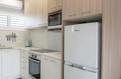Sawtell Apartment | Coasters 18 - A short walk to downtown Sawtell