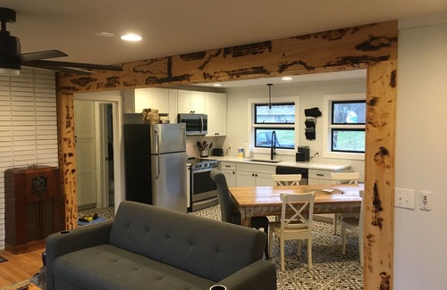 Tri-Cities House | Cobbler’s Cottage