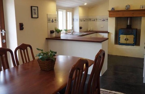 Willunga Bed & Breakfast | Cobblers Cottage B & B accommodation