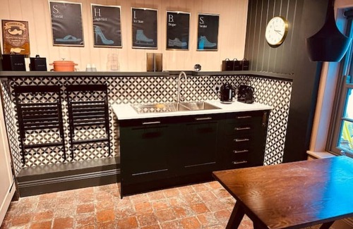 Brigg Cottage | Cobblers Cottage, Bridge Street, Brigg : Luxury renovation 2024 : Town Centre