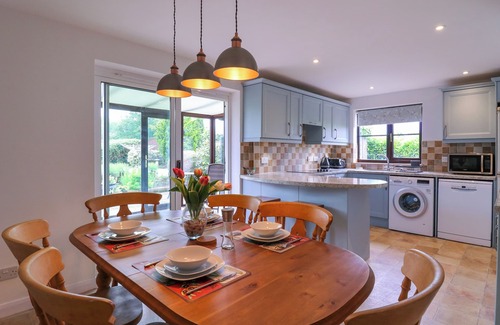 Bungay Cottage | COBBLERS COTTAGE, pet friendly, with a garden in Ditchingham