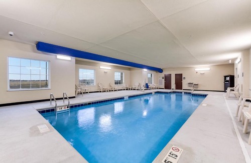 Cozad Hotel | Cobblestone Hotel & Suites - Cozad