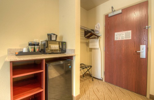 Holyoke Hotel | Cobblestone Inn & Suites - Holyoke
