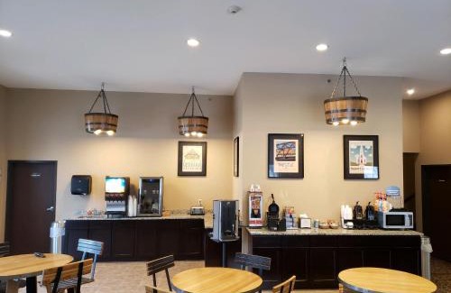 Manning Hotel | Cobblestone Inn & Suites - Manning