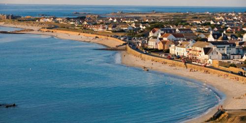 Cobo Hotel | Cobo Bay Hotel