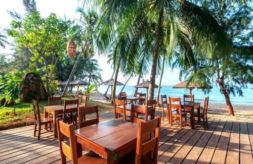 Ong Lang Resort | Coco Palm Beach Resort