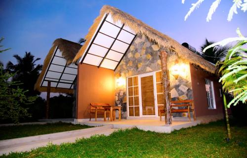 Arachchikattuwa House | Coco Village Hotel Chilaw