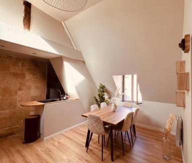 Joigny Apartment | Cocon Bohème & Travertin