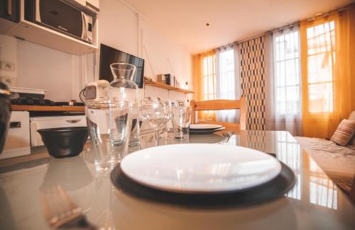 Le Puy-en-Velay Apartment | Cocooning studio Rue Raphaël