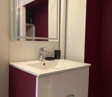 Saint-Nazaire Apartment | Coeur de ville, balcon & parking gratuit