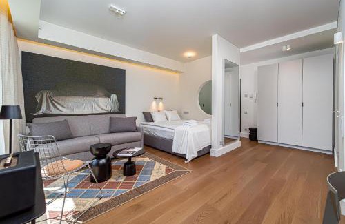 Kaunas Apartment | cohost I New Apt w-Balcony I Air Condition I Free Parking & Netflix I By Botanical Park