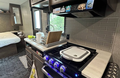 Clarksville House | Coleman 202 RD travel trailer. Located on the owner's lakefront property!