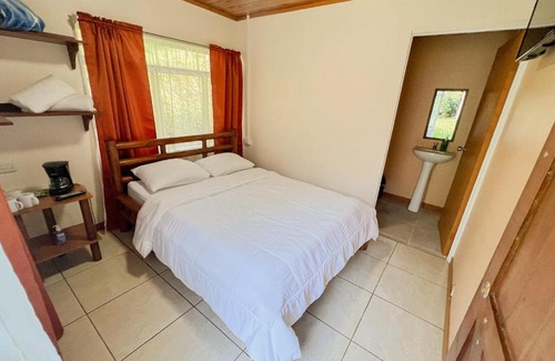 Canton Desamparados Cabin | Colibrí