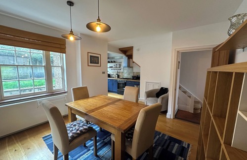 Burnt Oak House | Colindale Lush Stay 30 mins central London