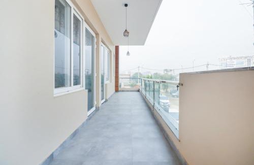 Sector 51 Hotel | Collection O Green Leaf Residency