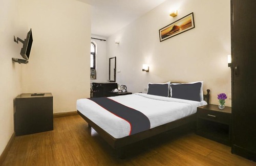 Sector 14 Hotel | Collection O Hotel Doves Inn Near Leisure Valley Park