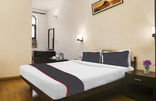 Sector 14 Hotel | Collection O Hotel Doves Inn Near Leisure Valley Park