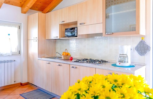 Vercana Apartment | Collina Frantoio Holiday Apartment with Pool