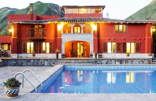 Urubamba House | Colonial house