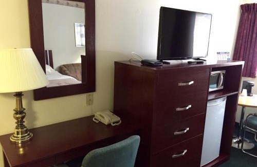 Brandon Hotel | Colonial Inn