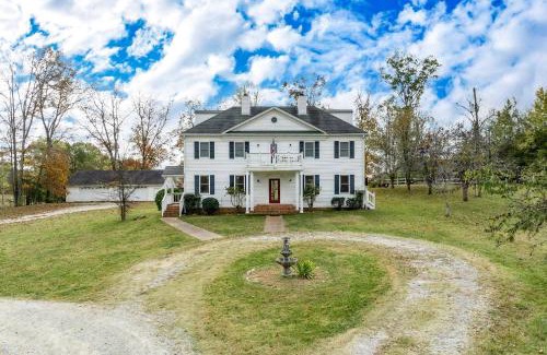 Spring Hill House | Colonial Manor