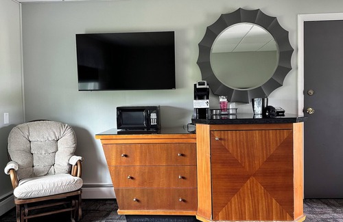 Farmington Hotel | Colonial Valley Motel
