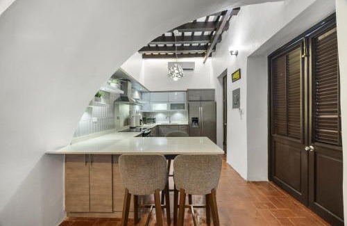 Old San Juan Apartment | Colonial Villa Just Remodeled 2 floors Indoor Patio & Tub