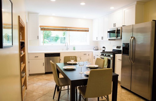 Pico House | Colorful 3-br townhome, huge kitchen in Santa Monica