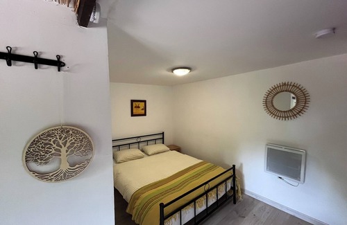 Cormatin Bed & Breakfast | Colors of life - Chambre Jaune