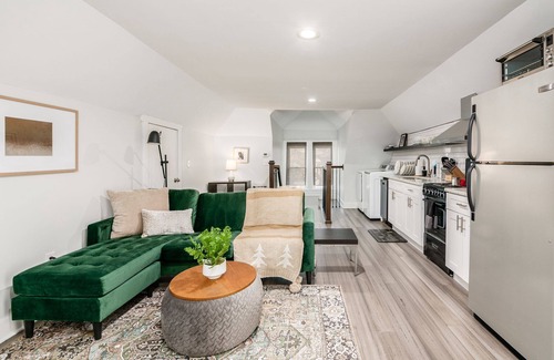 Old North Columbus Apartment | Columbus Getaway! Stylish Apartment!