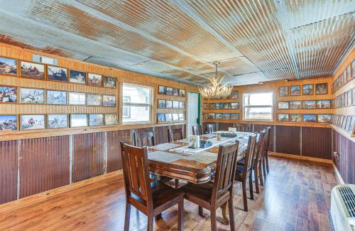 Kingsdown House | Comanche County Home Near Hunting and Fishing!