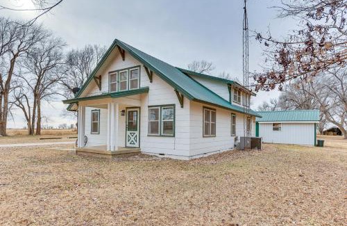 Kingsdown House | Comanche County Home Near Hunting and Fishing!
