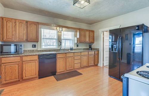 Kingsdown House | Comanche County Home Near Hunting & Fishing!