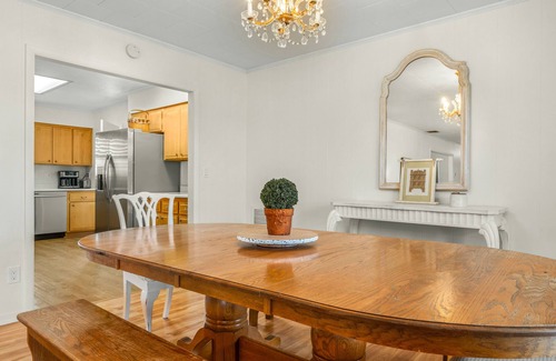 Florida South Atlantic Coast House | Come enjoy beautiful Lake Isis Cottage.