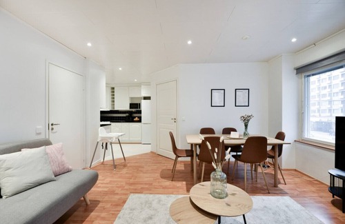 Turku Condo | Come in! "Aninkainen" Triplet next to bus station!