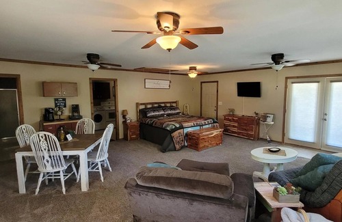 Copeland Cottage | Come relax at Albert's Walnut Grove Cottage at Grand Lake with fire pit & grill!