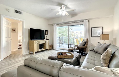 New Smyrna Beach Apartment | Come take in these beautiful views of the ocean in this gorgeous 22 Condo. OW1-302