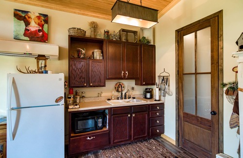 Keatchie Cabin | Come To The Country To Get Away From It All.