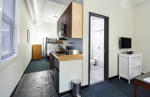 Downtown Boston Apartment | Come Visit Boston and Stay In Our Homey Studio