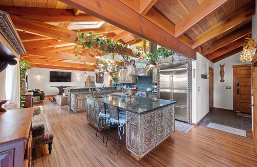 Occidental House | Come visit the Lodge at Freestone
