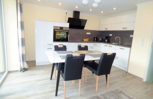 Zell Apartment | Comfortable newly renovated apartment with a large balcony u. 2 bedrooms
