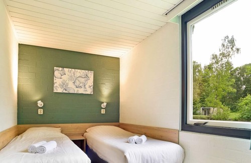 Hapert House | Comfort 8-person bungalow in the holiday park Landal Het Vennenbos