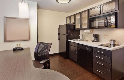 Mount Laurel Hotel | Comfort and Convenience! Free Parking, Pets Allowed, Near Strawbridge Lake Park