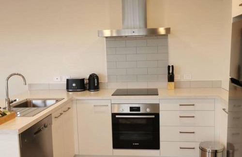 Tauranga House | Comfort and Peace at The Lakes