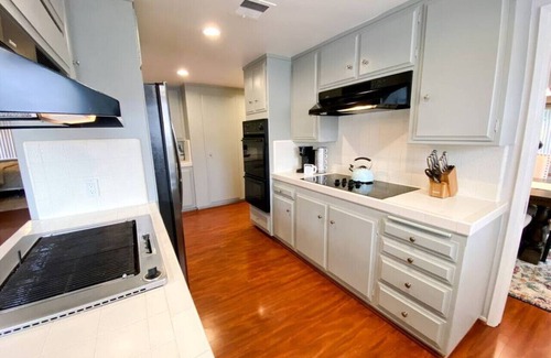Greenbriar House | Comfort and Relaxation in Multi-Million $ area!