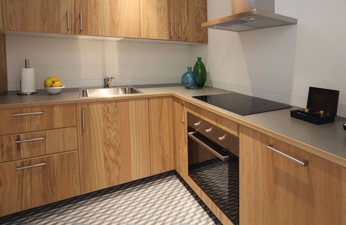 Old Town Apartment | Comfort apartment, warmth in the center of Girona. WIFI & AIR.