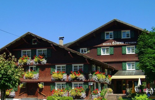 Alberschwende House | Comfort double room with balcony - Schedlers Löwenhotel Garni*